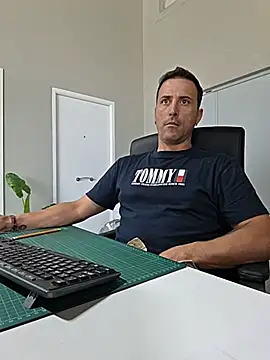 Lucas   81 online show from July 11, 2026, 10:48 am