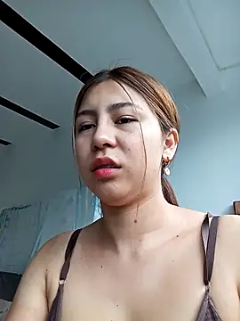 Sara Brownx online show from April 22, 2026, 9:32 pm