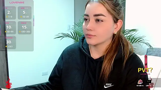 Lucia star   online show from October 19, 2025, 11:51 pm