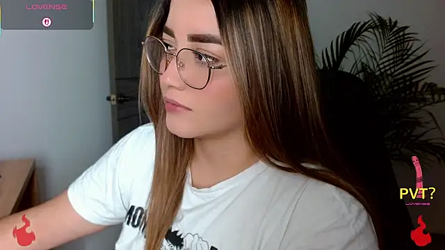 Lucia star   online show from April 16, 2026, 6:19 pm