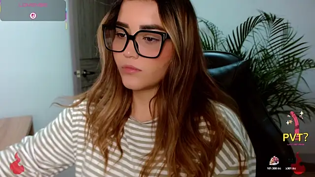 Lucia star   online show from April 21, 2026, 11:44 pm