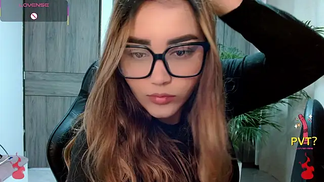 Lucia star   online show from February 26, 2026, 1:44 pm