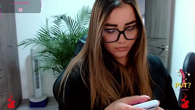 Lucia star   online show from March 3, 2026, 10:39 pm