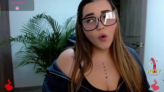 Lucia star   online show from March 26, 2026, 11:13 pm