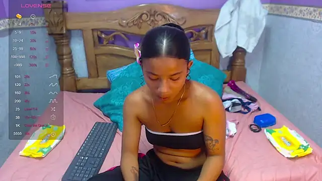 Snapshot of Angelica_Blue chatting on September 17, 2025, 5:26 pm Angelica Blue online show from September 17, 2025, 5:26 pm
