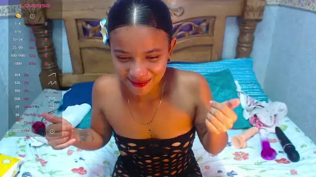 Snapshot of Angelica_Blue chatting on September 22, 2025, 6:03 pm Angelica Blue online show from September 22, 2025, 6:03 pm