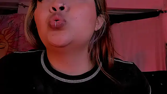 Snapshot of Agatha_humidity chatting on March 10, 2025, 7:33 am Agatha humidity online show from March 10, 2025, 7:33 am