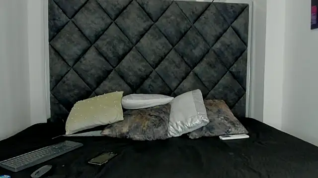 Latrellx7 online show from September 26, 2025, 3:35 am