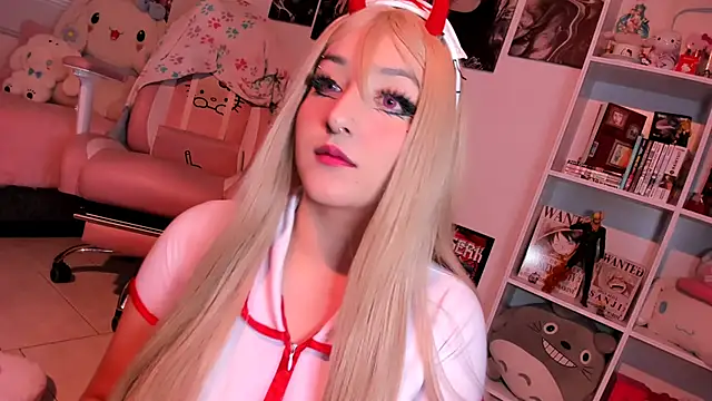 julyana  online show from February 23, 2025, 2:14 pm