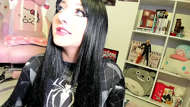 julyana  online show from February 13, 2025, 1:37 pm