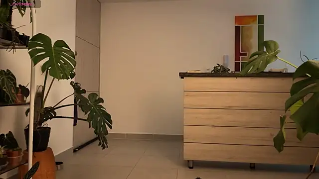 Snapshot of TheLeinad_Live chatting on October 29, 2025, 2:54 am TheLeinad Live online show from October 29, 2025, 2:54 am