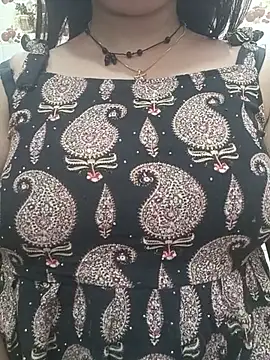 cute-mahek online show from June 3, 2026, 6:56 pm