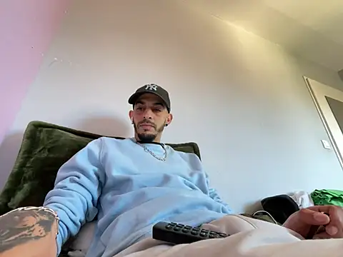 Rebeu313 online show from March 17, 2026, 11:02 am