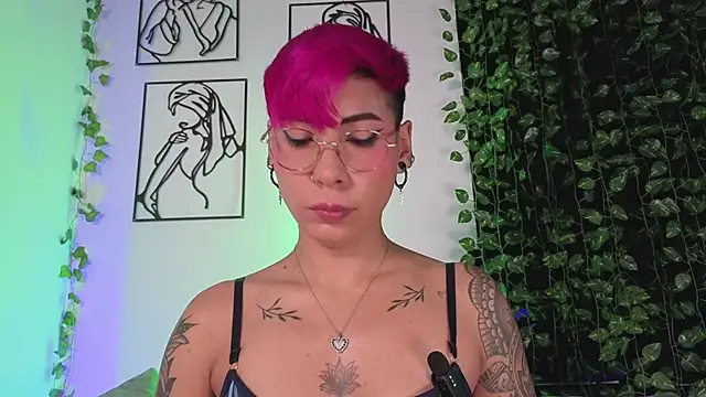 MiaMorgan  online show from January 19, 2026, 1:26 pm