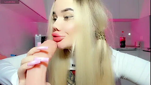 Aira vi online show from December 3, 2024, 1:36 am