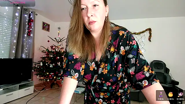 Snapshot of YOUR_ELENA chatting on December 19, 2024, 11:29 am YOUR ELENA online show from December 19, 2024, 11:29 am