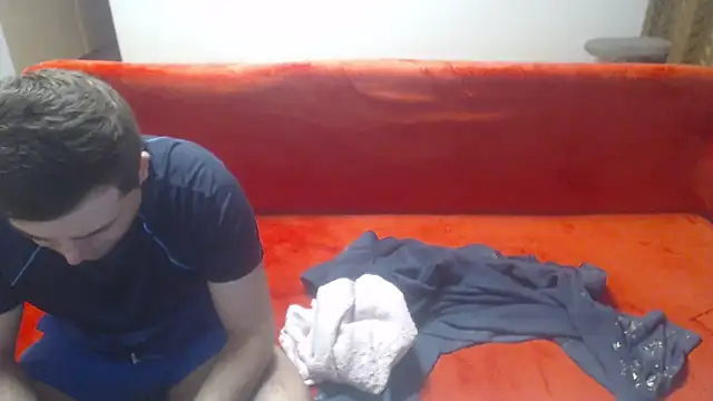 Snapshot of AngelAndDevil92 chatting on January 28, 2025, 5:56 pm AngelAndDevil92 online show from January 28, 2025, 5:56 pm