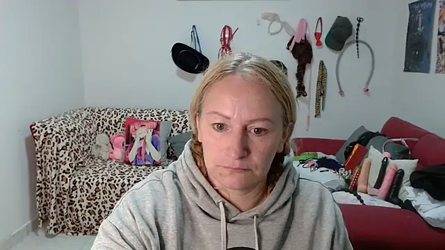 emperabigbootybigass online show from March 17, 2026, 12:30 pm