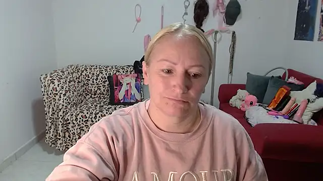 emperabigbootybigass online show from April 13, 2026, 12:09 pm