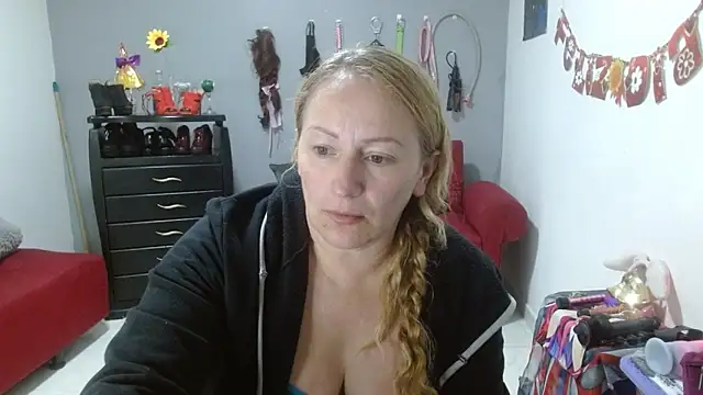 emperabigbootybigass online show from March 21, 2025, 6:29 pm