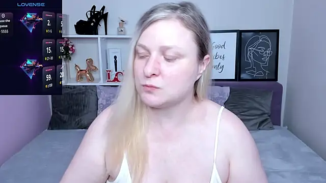 AnnaXCherri online show from November 14, 2025, 3:54 am