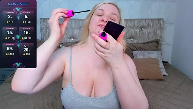 AnnaXCherri online show from March 12, 2025, 2:52 am