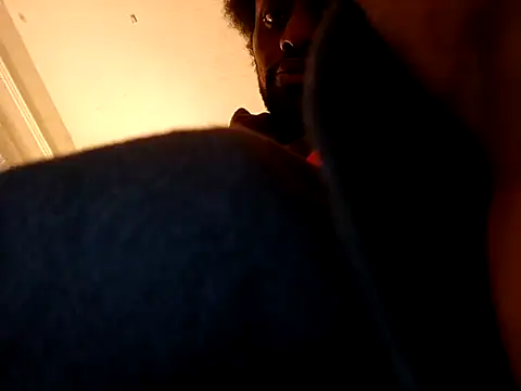 DevinToore online show from November 18, 2025, 2:27 am