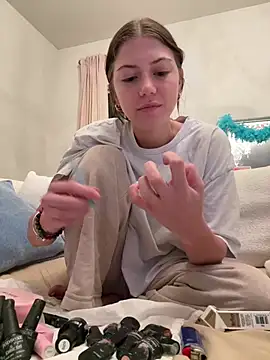 emilycoco online show from April 16, 2026, 4:02 am