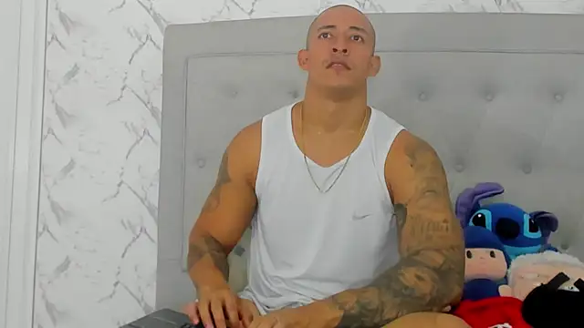 luigiferrara online show from October 7, 2025, 8:54 pm