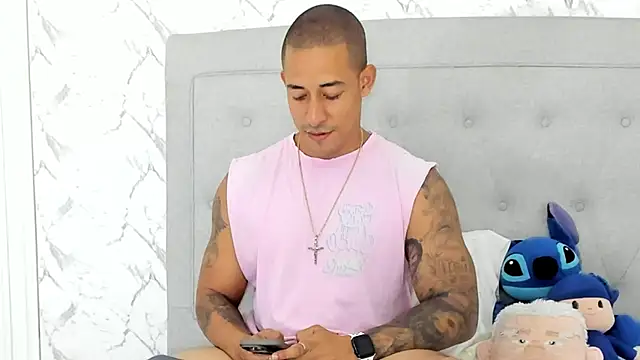 luigiferrara online show from March 20, 2025, 9:02 pm