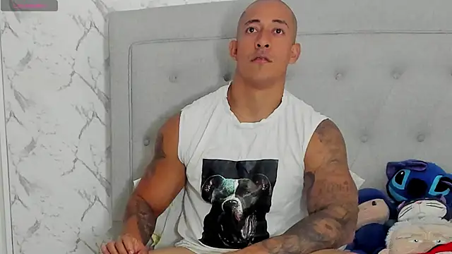 Snapshot of luigiferrara chatting on May 25, 2026, 9:35 pm luigiferrara online show from May 25, 2026, 9:35 pm