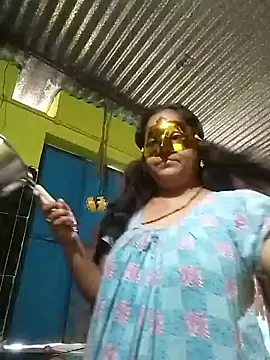 Snapshot of Cute-Pammi1 chatting on December 11, 2024, 3:45 am Cute-Pammi1 online show from December 11, 2024, 3:45 am