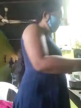 Snapshot of Cute-Pammi1 chatting on December 17, 2024, 5:51 am Cute-Pammi1 online show from December 17, 2024, 5:51 am