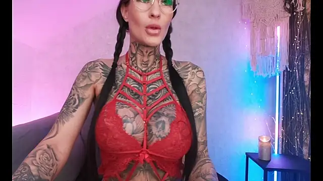 Snapshot of MeganWitch chatting on January 24, 2025, 6:14 pm MeganWitch online show from January 24, 2025, 6:14 pm