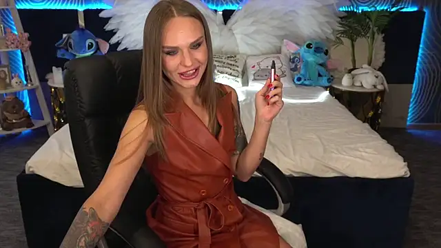 KiraGrayy online show from October 14, 2025, 1:01 pm