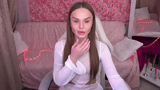 KiraGrayy online show from February 25, 2026, 1:44 pm