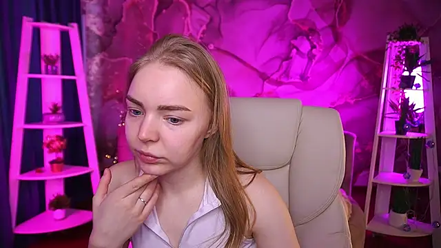 EmilySunshineS online show from March 11, 2026, 6:51 am