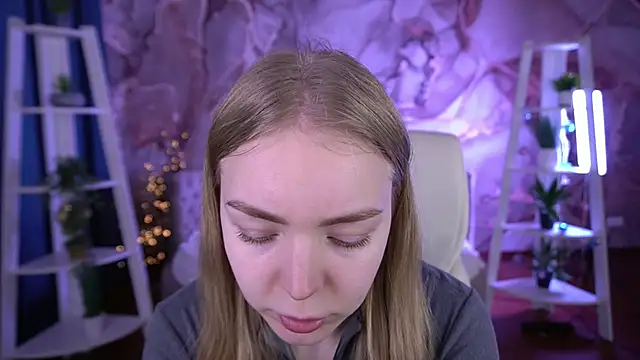 EmilySunshineS online show from January 12, 2026, 8:21 am