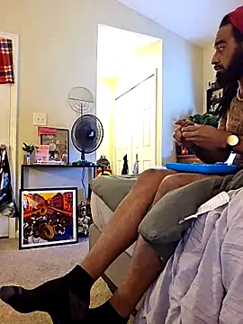 Snapshot of FragrantWind5 chatting on November 14, 2025, 4:43 pm FragrantWind5 online show from November 14, 2025, 4:43 pm