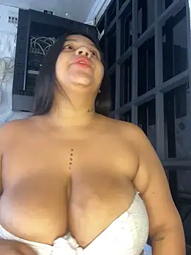 emma  milk  online show from October 15, 2025, 11:51 am