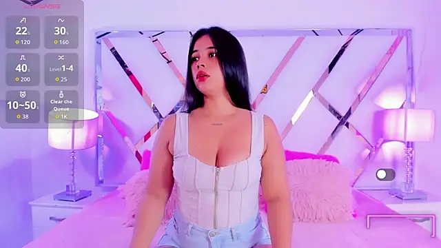 naughty  sara online show from November 7, 2025, 11:37 am