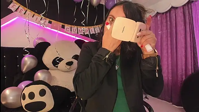 Coral Gibson online show from March 31, 2026, 1:02 pm