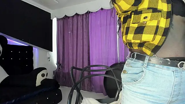 Coral Gibson online show from May 27, 2026, 1:29 pm