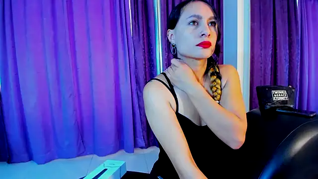 Snapshot of Coral_Gibson chatting on February 27, 2025, 12:23 pm Coral Gibson online show from February 27, 2025, 12:23 pm