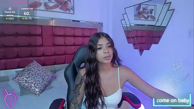 GiaFu online show from October 13, 2025, 6:42 pm