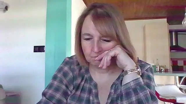 Sandcoq online show from April 22, 2026, 8:32 am