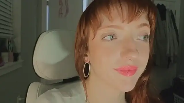 Snapshot of foxxyyyred chatting on January 10, 2026, 4:30 am foxxyyyred online show from January 10, 2026, 4:30 am