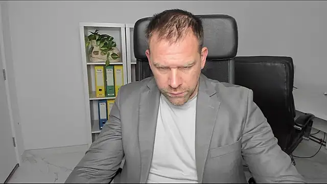 John-E-Dough online show from December 26, 2024, 5:04 am