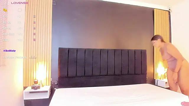 sweetsofia18 online show from September 11, 2025, 11:05 pm