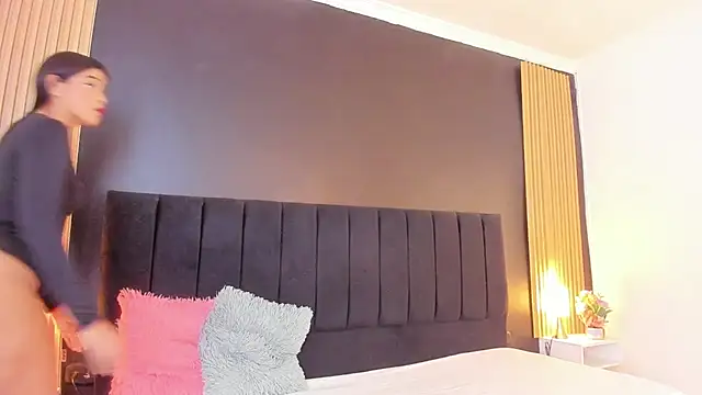 sweetsofia18 online show from September 25, 2025, 11:16 am